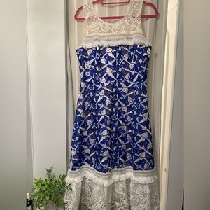 Butterfly white and blue design summer dress.‎